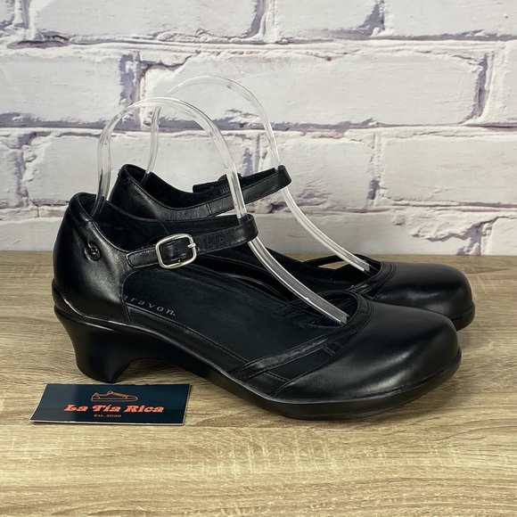 Aravon Shoes Aravon Mia Black Leather Mary Jane Pumps